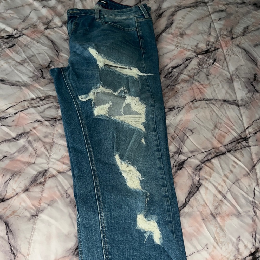 Blue ripped mommy jeans